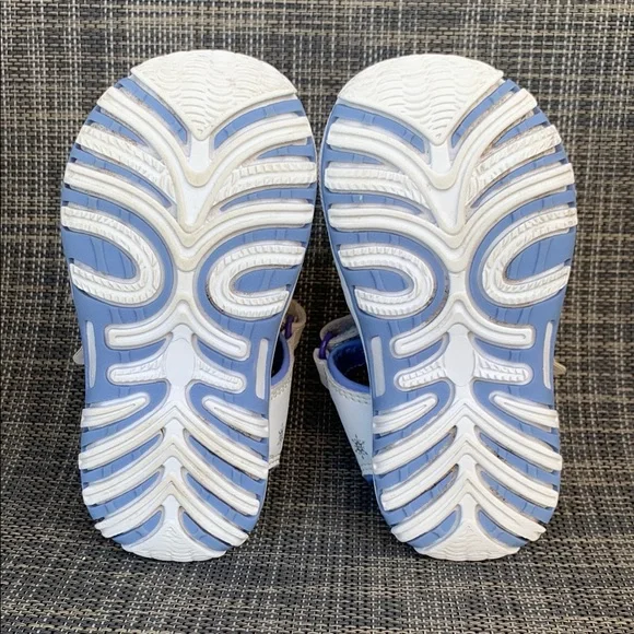 Disney Frozen 'Elsa and Anna Graphic' Double Strap Sandals Toddler size 6 - Picture 12 of 12